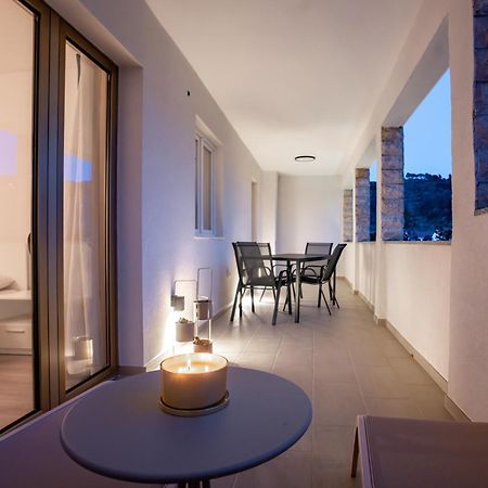 Grguric Apartments Palit Exterior photo